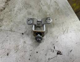 Петля багажника левая для Skoda Octavia (A5 1Z-) 2008-2013 рестайлинг  запчасти бу