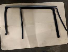 Молдинг стекла двери задней правой для Mercedes-Benz W166 X166 GLS 2015-2019  запчасти бу