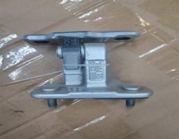 Петля двери задней левой верхняя для Mercedes-Benz W253 X253 GLC 2015-2019  запчасти бу