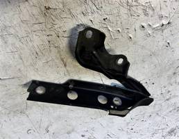 Петля капота левая для Audi A6 (C7 4G)2011-2014  запчасти бу