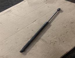 Амортизатор крышки багажника для Volkswagen Touran 2003-2010  запчасти бу