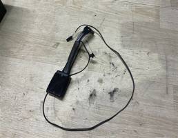 Замок ремня безопасности для Volkswagen Passat (B7) 2011-2015  запчасти бу