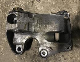 Кронштейн генератора для Audi Q7 (4L)  2005 - 2009  запчасти бу