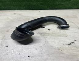 Патрубок для Audi A6 (C7 4G)2011-2014  запчасти бу