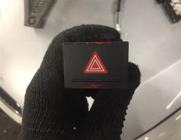 Кнопка аварийной сигнализации для Volkswagen Touareg 7L 2002-2006  запчасти бу