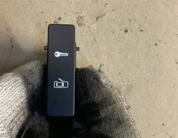 Кнопка центрального замка для Volkswagen Touareg 7L 2002-2006  запчасти бу