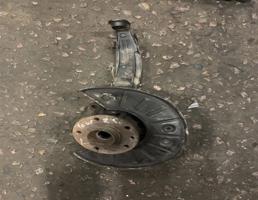 Кулак поворотный передний левый для Volkswagen Touareg 7L 2002-2006  запчасти бу