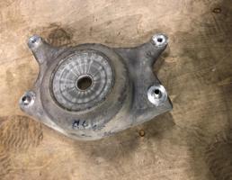 Опорный кронштейн для Audi A4 (B8) 2007-2012  запчасти бу