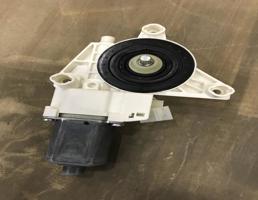 Мотор стеклоподъемника для Mercedes-Benz W166 ML 2011-2015  запчасти бу