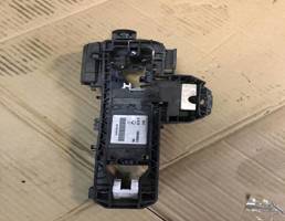 Кронштейн ручки для Mercedes-Benz W204 C-classe 2011-2015 рестайлинг  запчасти бу