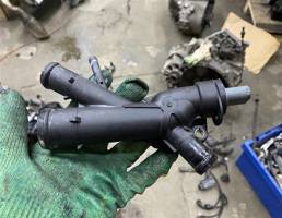 Фланец для Volkswagen Passat (B7) 2011-2015  запчасти бу