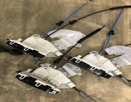 Замок двери задней правой для Mercedes-Benz W218 C218 CLS 2010-2017  запчасти бу