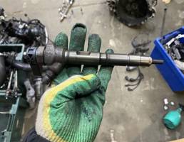 Форсунка дизельная для Volkswagen Passat (B7) 2011-2015  запчасти бу