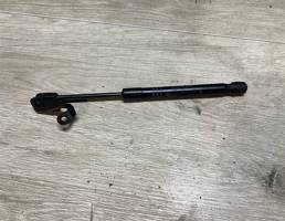 Амортизатор капота для BMW 5-серия F10/F11 2009>  запчасти бу