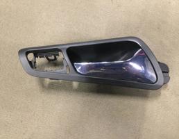 Ручка двери внутренняя правая для Volkswagen Passat (B6) 2005-2010  запчасти бу