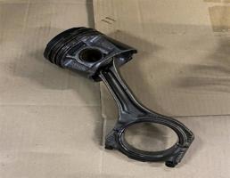 Поршень с шатуном для Audi A6 (C5) 1997-2001  запчасти бу