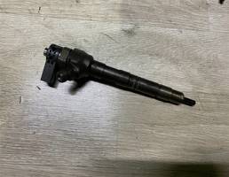 Форсунка дизельная для Volkswagen Passat CC 2012-2017 рестайлинг  запчасти бу