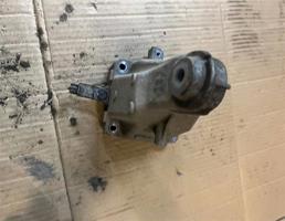 Опора двигателя правая для Mercedes-Benz W204 C-classe 2011-2015 рестайлинг  запчасти бу