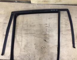 уплотнитель стекла двери задний левый для BMW X5 F15 2013>  запчасти бу