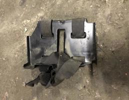 Кронштейн держатель в багажник для Audi Q7 (4L)  2005 - 2009  запчасти бу