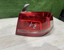 Фонарь задний наружный правый для Volkswagen Passat (B7) 2011-2015  запчасти бу