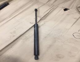 Амортизатор крышки багажника для Volkswagen Sharan 2000-2006  запчасти бу