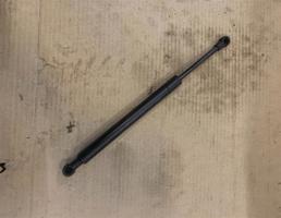 Амортизатор крышки багажника для Volkswagen Touareg 7L 2002-2006  запчасти бу