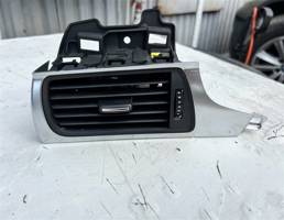 Дефлектор приточного воздуха для Audi A6 (C7 4G)2011-2014  запчасти бу