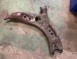 Рычаг передний нижний правый для Volkswagen Passat (B7) 2011-2015  запчасти бу