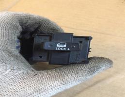 Кнопка центрального замка для Lexus GS 3 2004-2007  запчасти бу