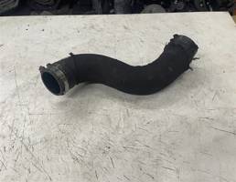 Патрубок интеркулера для Audi A4 (B8) 2007-2012  запчасти бу