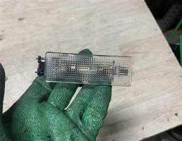 Плафон салонный для Volkswagen Touareg 7L 2007-2010  запчасти бу